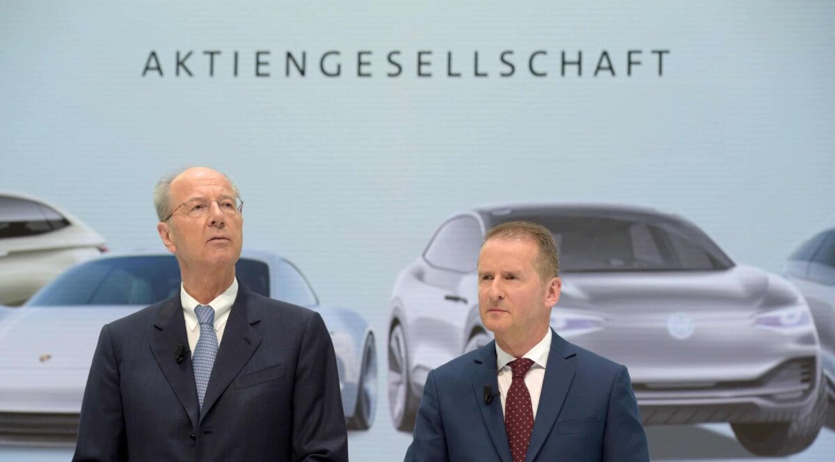 epa06665943 Volkswagen Chairman of the Supervisory Board Hans Dieter Poetsch (L) and new Volkswagen CEO Herbert Diess (R) attend a press conference after a Supervisory Board Meeting of the Volkswagen Group in Wolfsburg, Germany, 13 April 2018. The Board of Management and Supervisory Board of Volkswagen decided on 12 April 2018 to change their management structure including the replacement of the Chairman of the Groupâs Board of Management.  EPA/JENS SCHLUETER