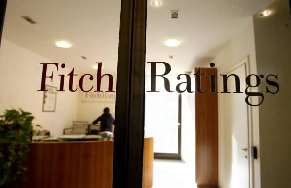 Perquisizioni della Guardia di Finanza nella sede dell'Agenzia di rating Fitch in via Santa Maria alla Porta 1 a Milano, 24 gennaio 2012.  ANSA/DANIELE MASCOLO