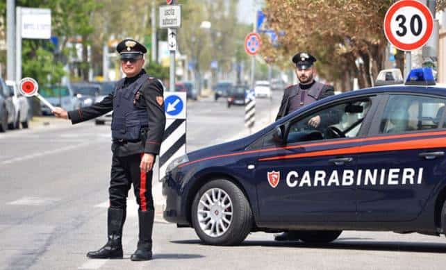 Controllo stradale di una pattuglia dei Carabinieri