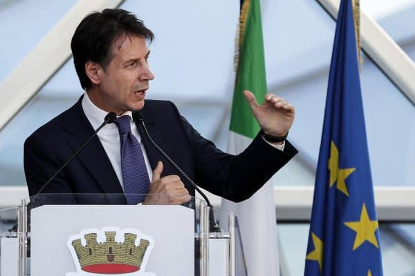 Il presidente del Consiglio dei Ministri, Giuseppe Conte, durante la celebrazione per i 20 anni della Polizia Postale e delle Comunicazioni, Roma, 18 luglio 2018. 
ANSA/RICCARDO ANTIMIANI