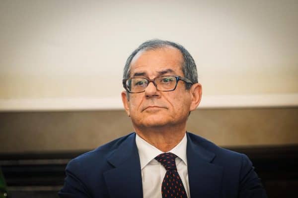 Il ministro dell'Economia, Giovanni Tria, Giovanni Tria intervenuto a un convegno promosso dal Cnr sui temi dell' area Med a Napoli 17 Settembre 2018. ANSA/CESARE ABBATE/