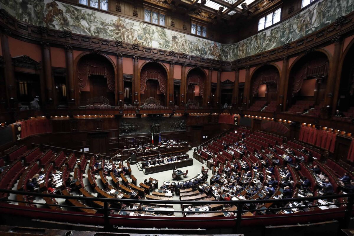 L'aula di Montecitorio durante l'intervento di Luigi Di Maio, vice presidente del Consiglio e ministro del Lavoro e dello Sviluppo Economico, nel corso della discussione del decreto diginità, Camera dei Deputati, Roma, 30 luglio 2018. ANSA/RICCARDO ANTIMIANI