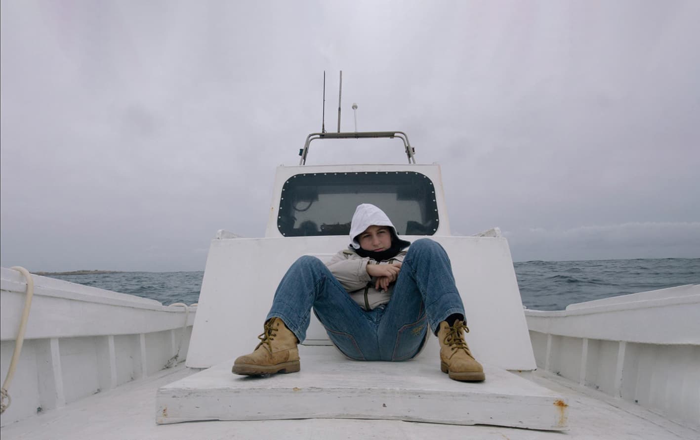 Una foto di scena di Fuocoammare di Gianfranco Rosi, unico film italiano in corsa in questa 66/ma edizione del Festival di Berlino, 13 febbraio 2016. Il documentario, girato dal regista durante tutto un anno nell'isola di Lampedusa, racconta la realt‡ degli isolani anche rispetto al fenomeno dell'immigrazione. ANSA/ UFFICIO STAMPA   +++ ANSA PROVIDES ACCESS TO THIS HANDOUT PHOTO TO BE USED SOLELY TO ILLUSTRATE NEWS REPORTING OR COMMENTARY ON THE FACTS OR EVENTS DEPICTED IN THIS IMAGE; NO ARCHIVING; NO LICENSING +++