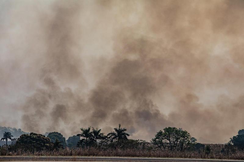 Aerial image of burning in the city of Alta Floresta in the state of Mato Grosso. ANSA/ Victor Moriyama / Greenpeace   +++  ANSA PROVIDES ACCESS TO THIS HANDOUT PHOTO TO BE USED SOLELY TO ILLUSTRATE NEWS REPORTING OR COMMENTARY ON THE FACTS OR EVENTS DEPICTED IN THIS IMAGE; NO ARCHIVING; NO LICENSING  +++