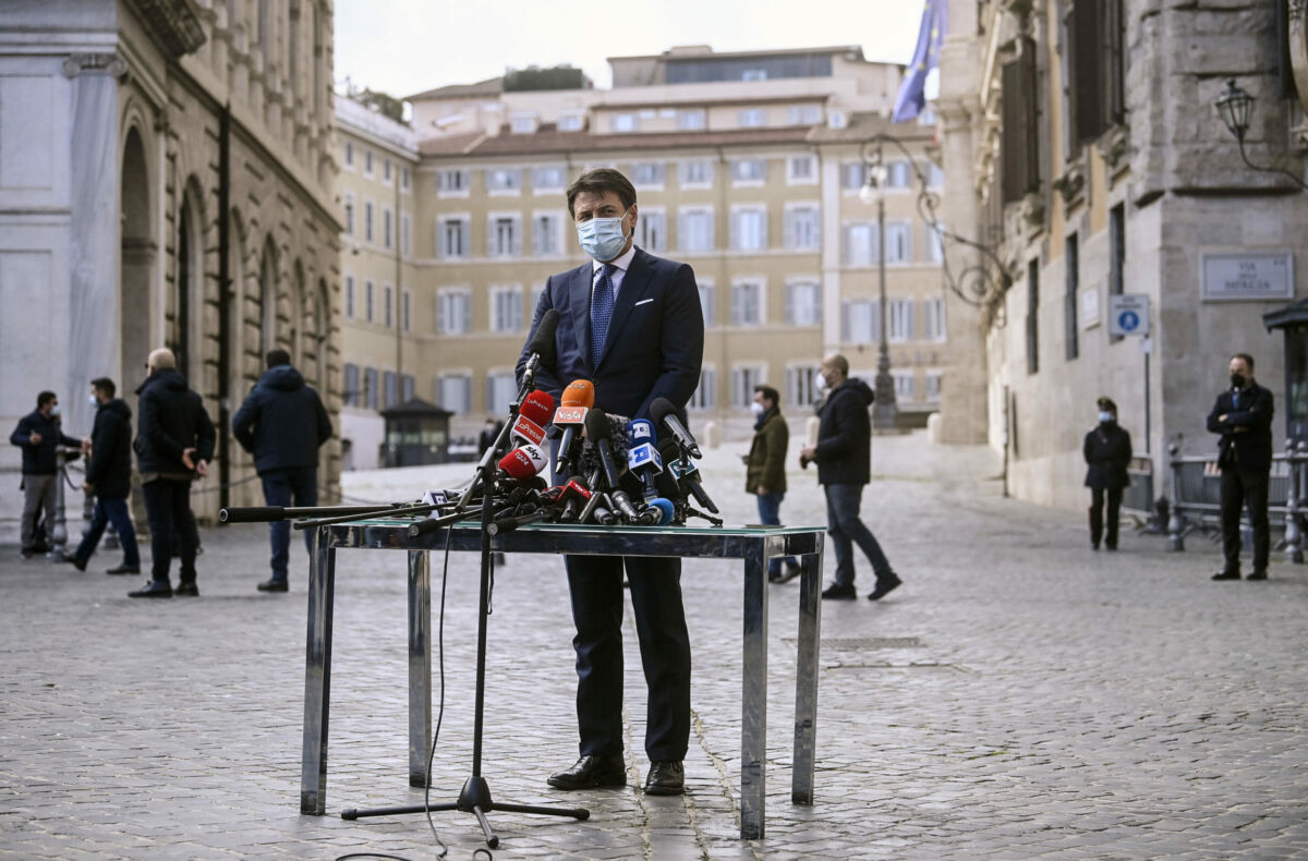 The outgoing Italian premier Conte meets the press in front of Chigi Palace, Rome, Italy, 04 February 2021. ANSA/RICCARDO ANTIMIANI