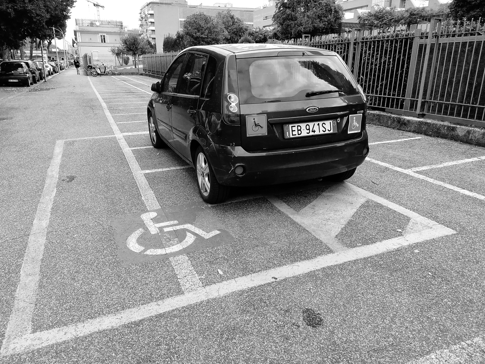 disabili parcheggio