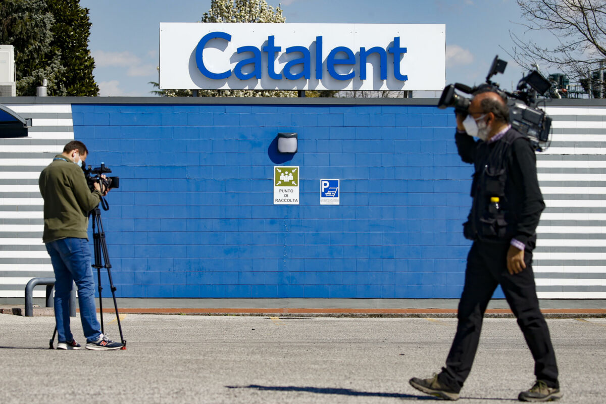 The exterior of the plant of the multinational Catalent, where the anti-Codid19 vaccine of Astrazeneca is inflamed, Anagni 25 March 2021. ANSA/FABIO FRUSTACI