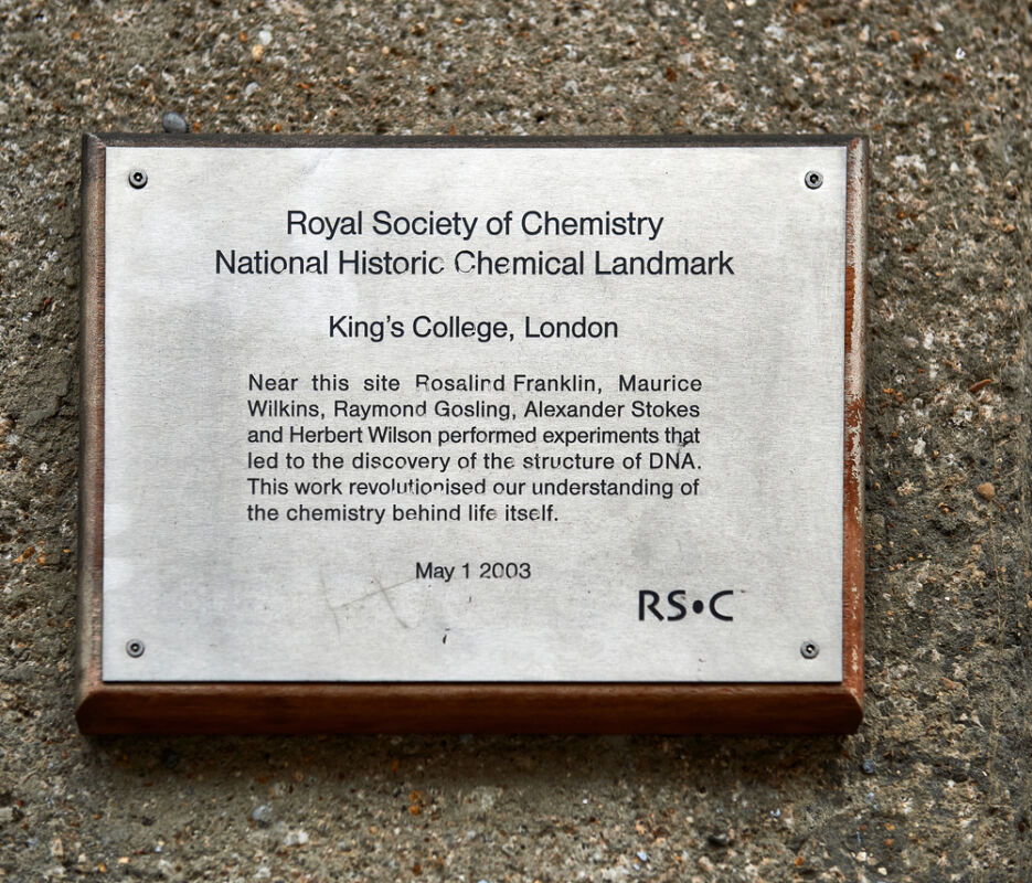 London,England;,08,29,2015:,Commemorative,Plaque,At,King's,College,Remembering,The