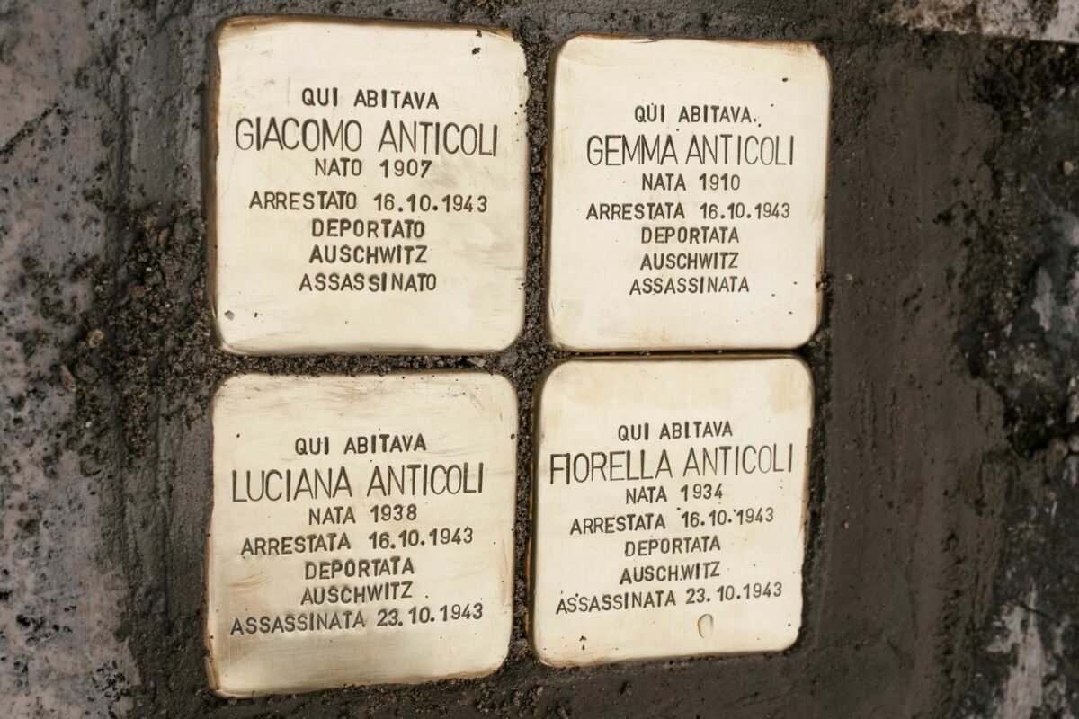 Le quattro pietre di inciampo dedicate alla famiglia Anticoli (credits: Pier Saverio Pizzichemi, Ufficio stampa Cnr)