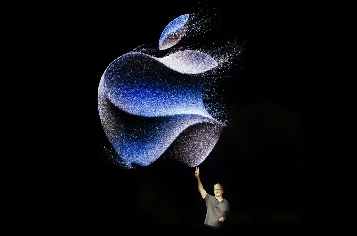 epa10856638 Apple CEO Tim Cook speaks during a keynote presentation and product launch entitled 'Wonderlust' at the Steve Jobs Theater on the campus of Apple Park in Cupertino, California, USA, 12 September 2023.  EPA/JOHN G. MABANGLO