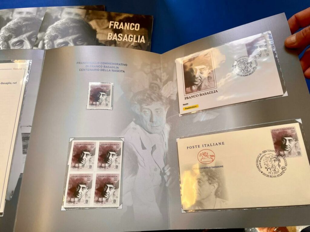 cartella filatelica - francobollo per Franco Basaglia/Credits: Asl Roma 1 