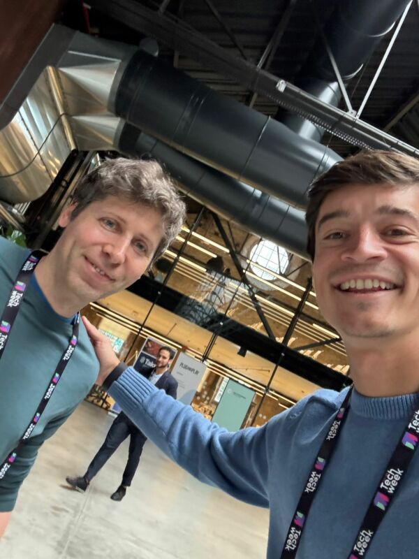 Francesco Piccoli con Sam Altman di OpenAI