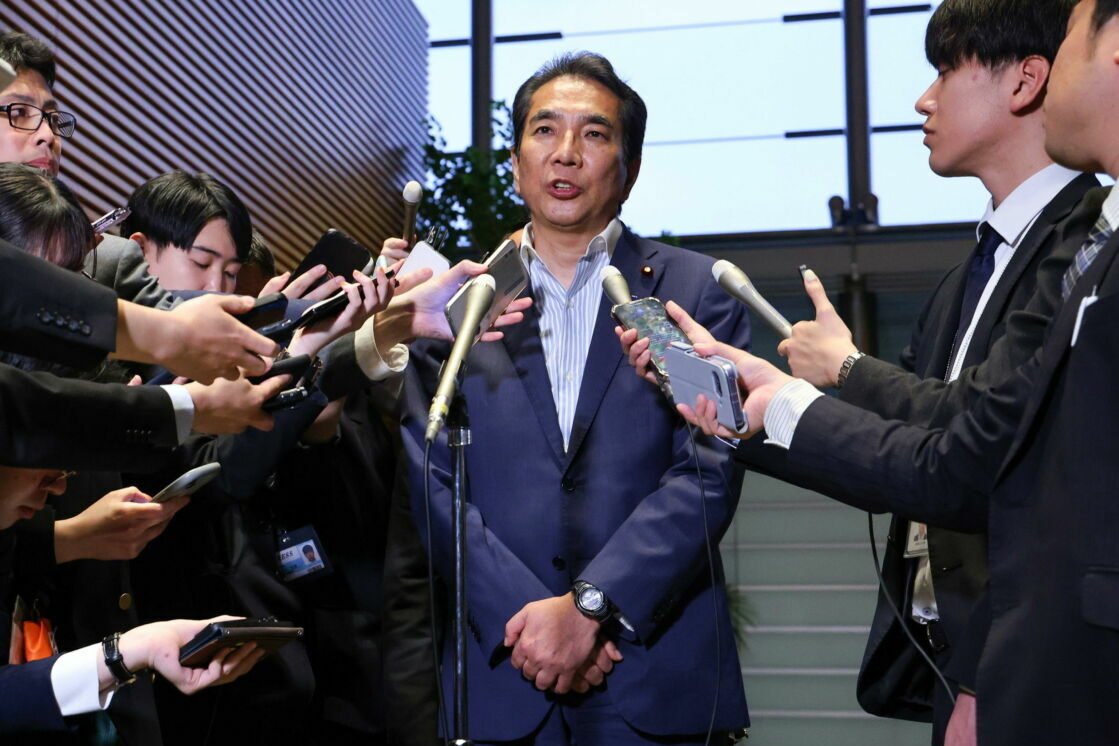 epa12117144 Japans Minister of Agriculture, Forestry and Fisheries Taku Eto speaks to reporters at the Prime Ministers Office in Tokyo, Japan, 19 May 2025. The minister apologized after his comments sparked backlash a day earlier, when he said he 'never had to buy rice'. His remarks drew criticism from opposition parties amid growing public concern over rising food prices.  EPA/JIJI PRESS JAPAN OUT EDITORIAL USE ONLY/