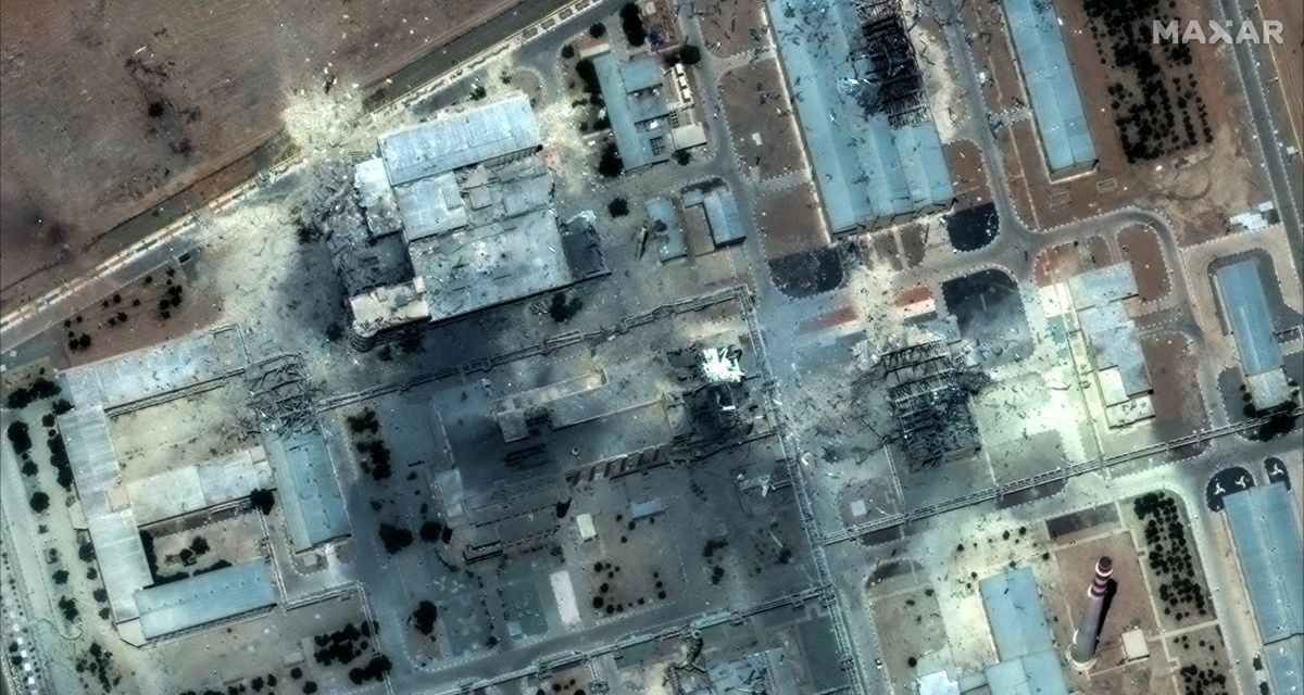 Immagine satellitare dopo l'attacco Usa all'Iran.