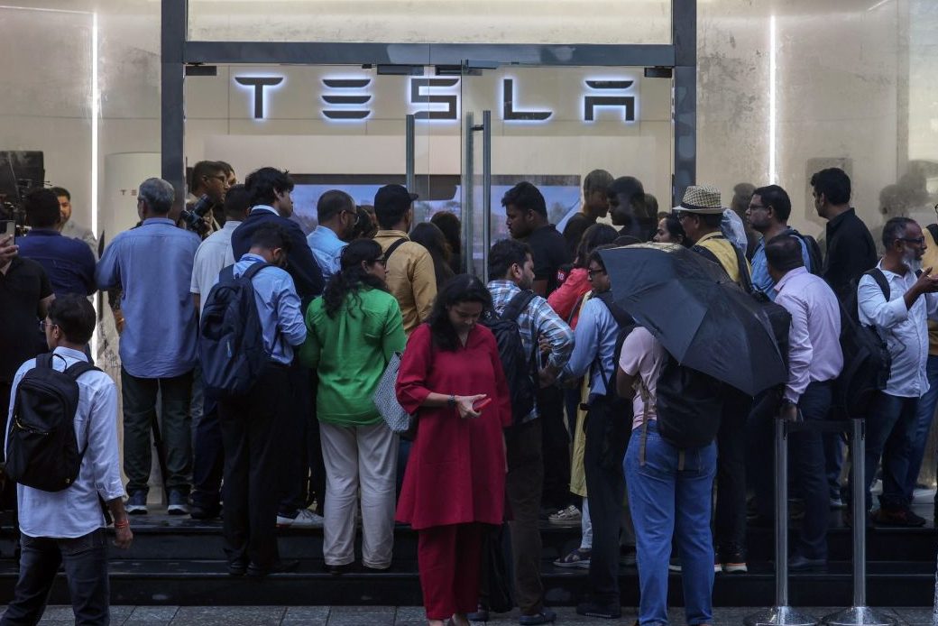 Tesla, il primo showroom in India.