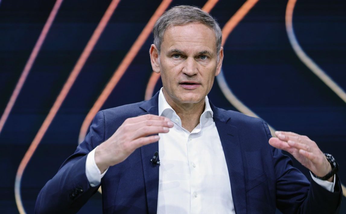 Porsche: il Ceo Oliver Blume.