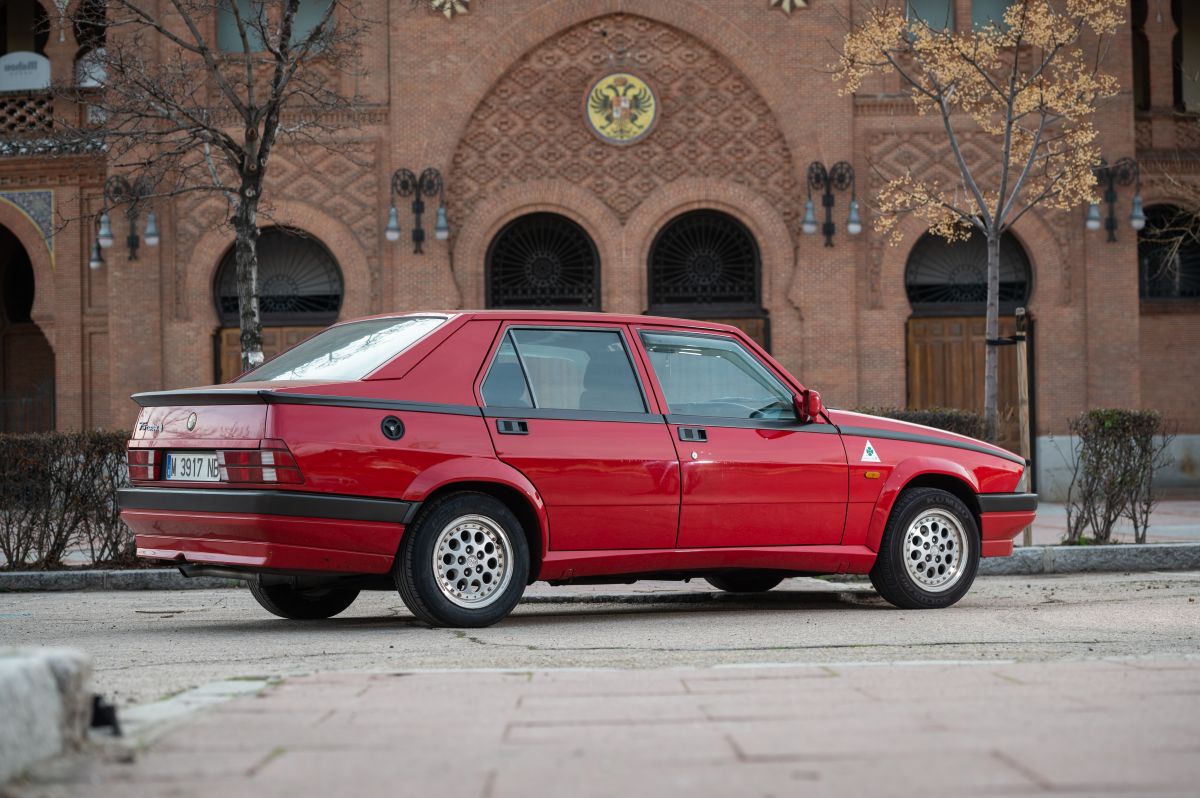 auto, alfa 75