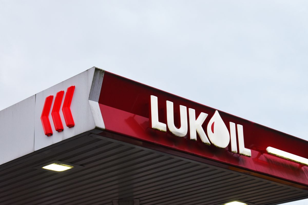 logo lukoil