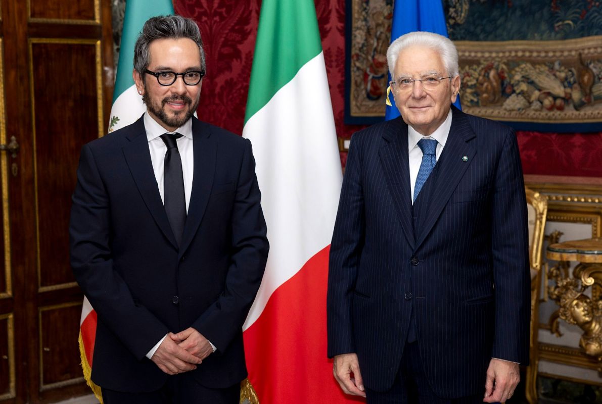 L'ambasciatore del Messico Genaro Lozano col Presidente della Repubblica Sergio Mattarella.