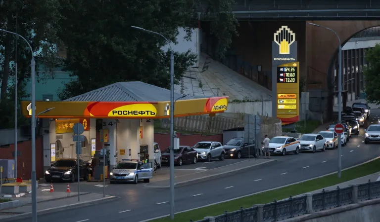 distributore benzina russia