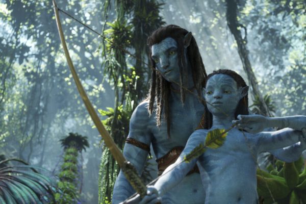 (L-R): Jake Sully and Neteyam in 20th Century Studios' AVATAR: THE WAY OF WATER. Photo courtesy of 20th Century Studios. © 2022 20th Century Studios. All Rights Reserved.