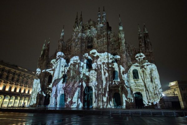 Il Duomo di Milano si illumina di colori ed immagini durante le registrazioni del concerto di Capodanno 2021 Pensieri Illuminati, Milano,  29 Dicembre 2020.  ANSA/ANDREA FASANI