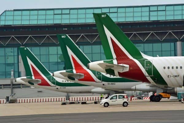 Alcuni aerei della compagnia Alitalia all'aeroporto Leonardo Da Vinci di Fiumicino (Roma), 3 gennaio 2018. ANSA/TELENEWS