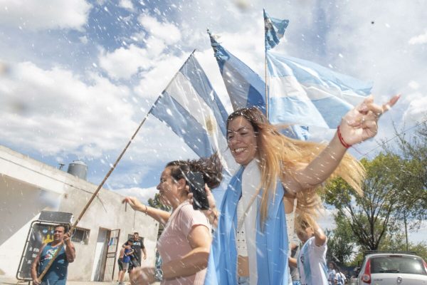 epa10373062 Fans celebrate after Argentina won the Qatar 2022 FIFA World Cup title, in Rosario, Argentina, 18 December 2022. Argentina its third star as world champion after beating France in the penalty shootout (4-2) of the Qatar 2022 final. Thousands of fans began to take to the streets of Buenos Aires to celebrate the world title.  EPA/Franco Trovato Fuoco