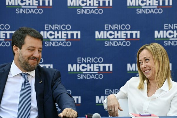 Il leader della Lega Matteo Salvini (S) e la leader di Fratelli dÕItalia Giorgia Meloni (D) durante la conferenza stampa di chiusura della campagna elettorale di Enrico Michetti a Spinaceto, Roma, 1 ottobre 2021. ANSA/RICCARDO ANTIMIANI