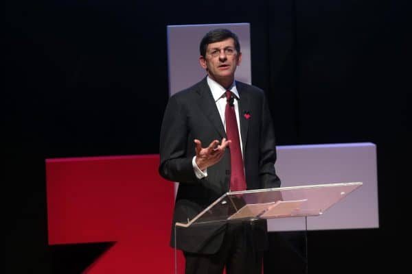 Vittorio Colao, Ceo del Gruppo Vodafone e Corporate Impact Champion della campagna internazionale "HerForShe", durante il suo intervento al Vodafone Village di Milano in occasione dell'evento "HeForShe" organizzato il giorno della festa delle donne, 8 marzo 2016. ANSA / MATTEO BAZZI