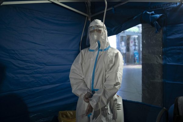 December 12, 2020, Napoli, Napoli, Italy: ASL Napoli 1 has set up a tent to be able to make rapid swabs for the covid, in collaboration with Trenitalia and Grandi Station. (Credit Image: © Vincenzo Noletto/Pacific Press via ZUMA Wire)