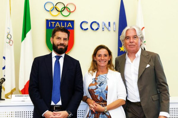 Ennio Troiano e Valeria Speroni Cardi Membri del CdA di Fondazione Fair Play Menarini Ivan Zazzaroni Dir Corriere dello sport e presentatore I Campioni si Raccontano