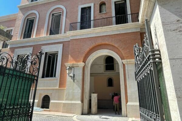 Esterno sede Bocconi Roma