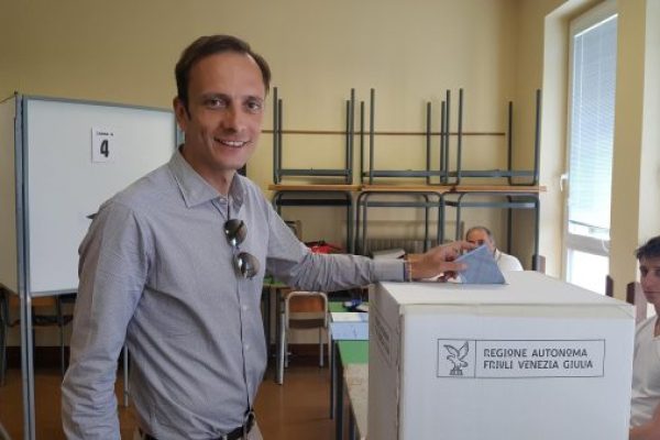 epa06700483 A handout photo made available by Massimiliano Fedriga's Press Office shows Centre-right candidate Massimiliano Fedriga voting in the regional elections of Friuli-Venezia Giulia at a polling station in Trieste, Italy, 29 April 2018. Voters in the Friuli-Venezia region are called to elect a regional government.  EPA/MASSIMILIANO FEDRIGA PRESS OFFICE HANDOUT  HANDOUT EDITORIAL USE ONLY/NO SALES
