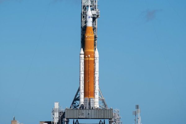Nasa, confermato il lancio missione Artemis sulla Luna