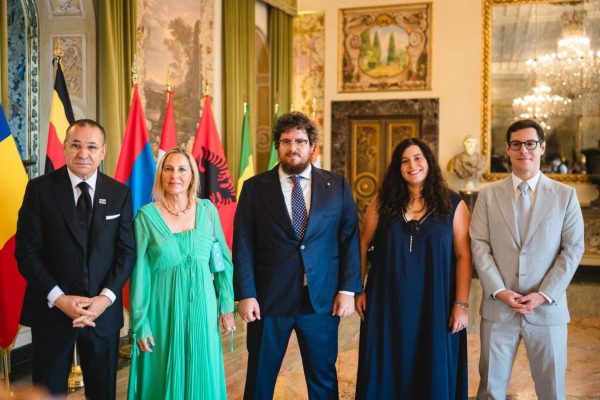 da sinistra Kamel Ghribi, Gilda Gastaldi, Paolo Rotelli, Giulia Rotelli e Marco Rotelli. Gruppo San Donato