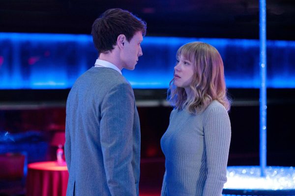 Lea Seydoux e George MacKay in THE BEAST © Carole Bethuel