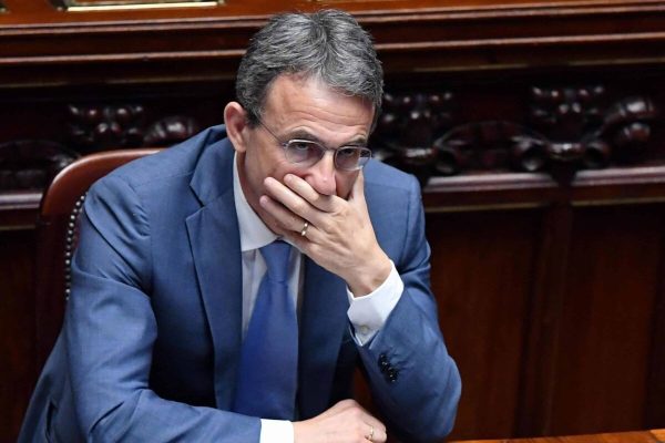 Il ministro dell'Ambiente e tutela del territorio e del mare, Sergio Costa, durante il question time alla Camera, Roma, 20 giugno 2018.  ANSA / ETTORE FERRARI