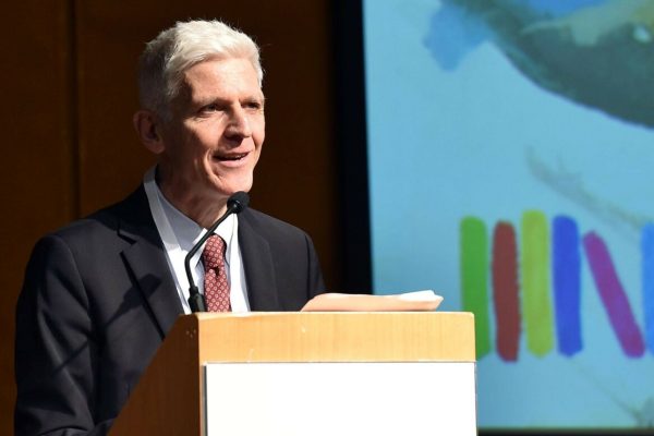 Il presidente del Salone del Libro Massimo Bray durante la giornata inaugurale della trentunesima edizione del Salone Internazionale del Libro presso il Lingotto di Torino, 10 maggio 2018. ANSA/ALESSANDRO DI MARCO