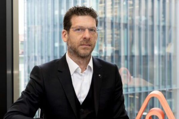 matteo sarzana ceo airbnb