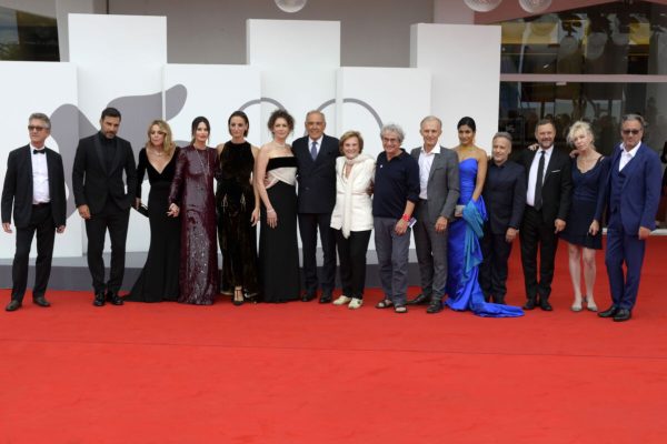 30 August, Venezia: Edoardo Leo, Claudia Gerini, Valentina Cervi, Francesca Inaudi, Kseniya Rappoport, Alberto Barbera, Liliana Cavani, Carlo Rovelli, Richard Sammel, Angeliqa Devi e l cast del primo dei film presentati alla mostra internazionale del Cinema 'L'ordine del tempo' Credit Image: © Future-Image via ZUMA Press)