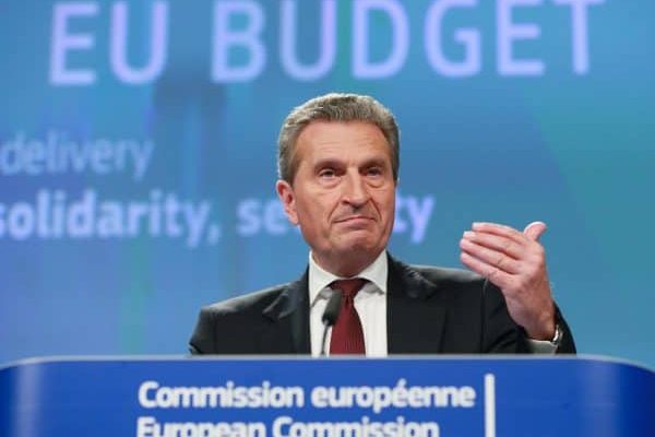 epa06757338  EU Budget Commissioner, German, Gunther Oettinger gives a press conference on 2019 draft EU budget at the European Commission in Brussels, Belgium, 22 May 2018.  EPA/STEPHANIE LECOCQ