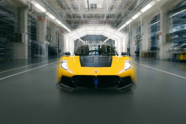 Maserati, le Officine Fuoriserie nello stabilimento di Modena.