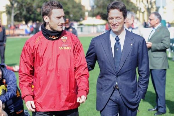 AS Roma's Francesco Totti (L) and the builder Luca Parnasi at ESPN Wide World of Sport Complex in Orlando, USA, 30 December 2012.    ANSA/ETTORE FERRARI