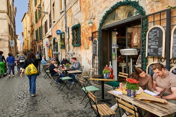 Con la frenata di Covid tornano i turisti a Roma