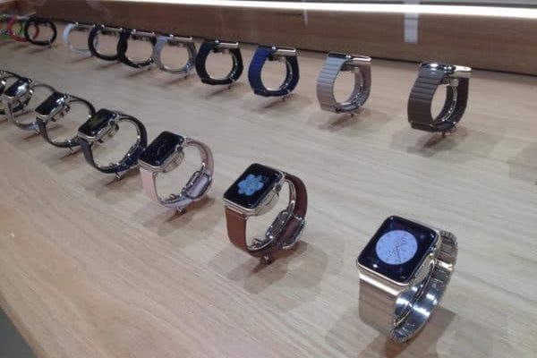 Presentate le tre collezioni dello smartwatch della Apple nell'ambito del Salone del Mobile di Milano in una location speciale, uno dei due ristoranti del noto chef Carlo Cracco, 17 Aprile 2015. ANSA/ STEFANIA PASSARELLA