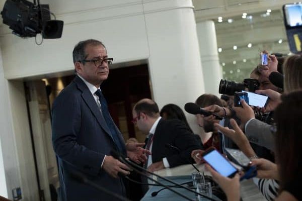 Il ministro dell'Economia Giovanni Tria durante la conferenza stampa a Palazzo Chigi. Roma, 15 ottobre 2018
ANSA/MASSIMO PERCOSSI