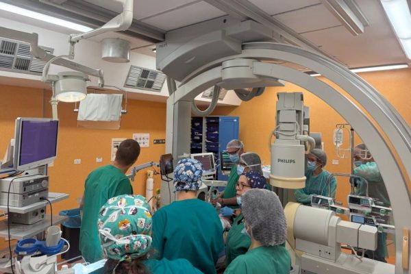 neonata salvata con la colla a Torino