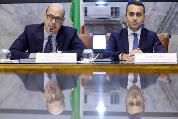 Luigi Di Maio e Nicola Zingaretti in una immagine del 10 dicembre 2018. 
ANSA/RICCARDO ANTIMIANI