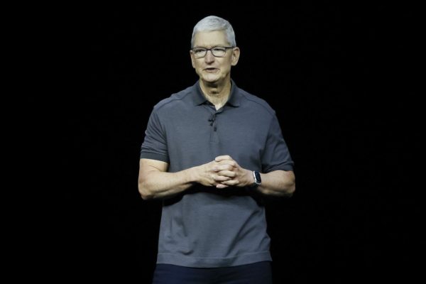 apple tim cook google ai intelligenza artificiale